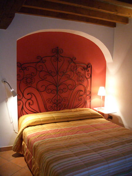 Bed And Breakfast Parma, Bed And Breakfast A Parma, BB Rubra, Bed And ...