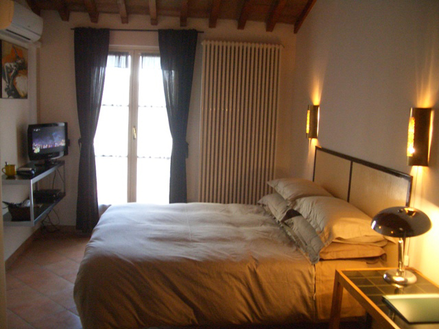 Bed And Breakfast Parma, Bed And Breakfast A Parma, BB Rubra, Bed And ...